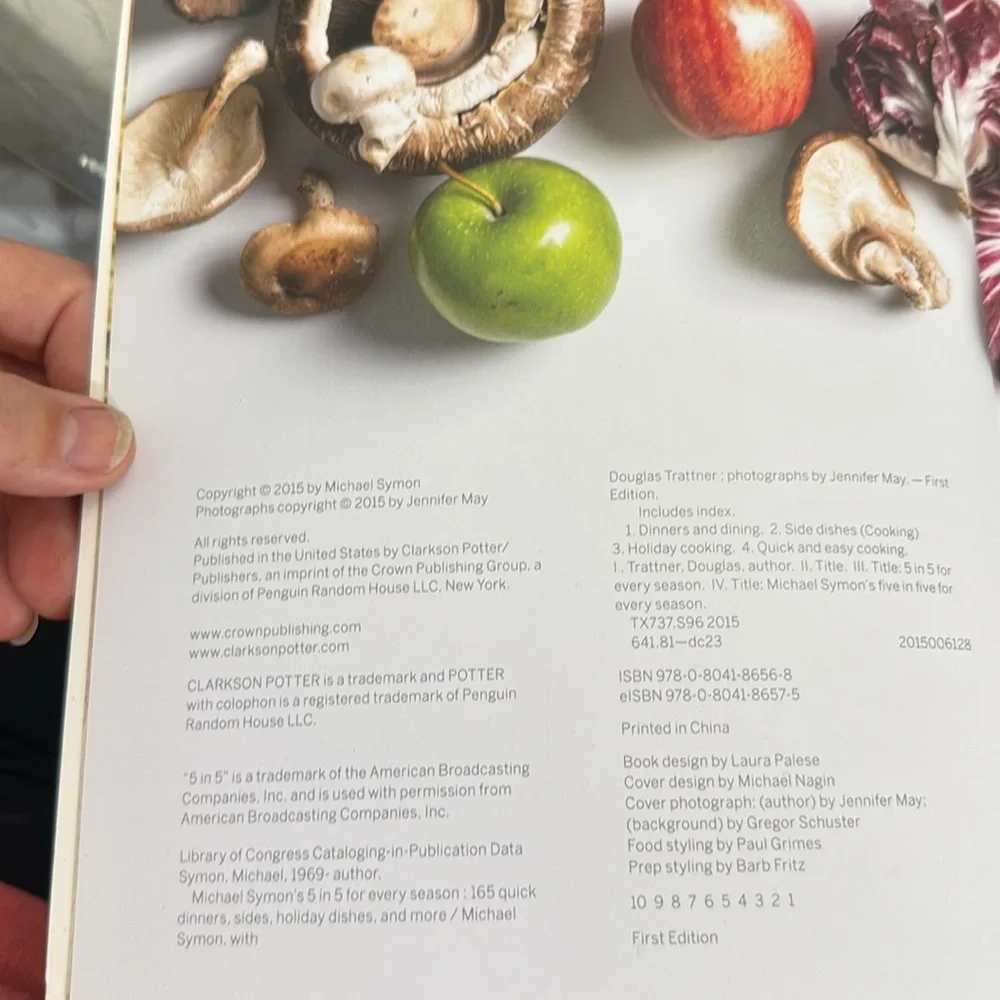 Yummy 😋 Michael Symon's 5 in 5 Cookbook. Cooking made easy w/only 5 ingredients.